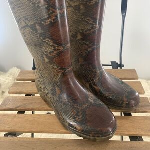 Stuart Weitzman Camo Rainboots Size M